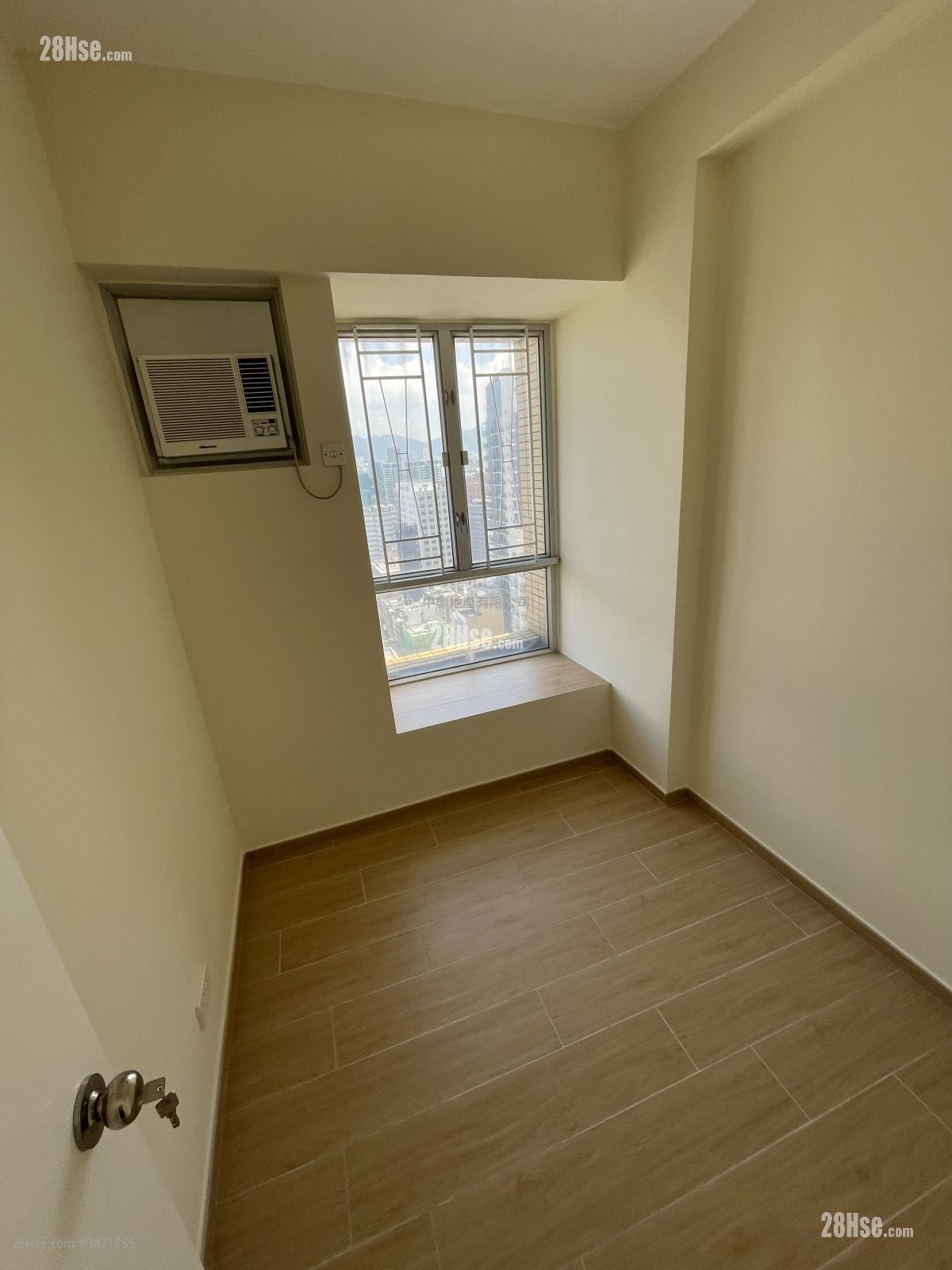 Liberty Mansion Rental 3 Bedrooms , 2 Bathrooms 690 ft²
