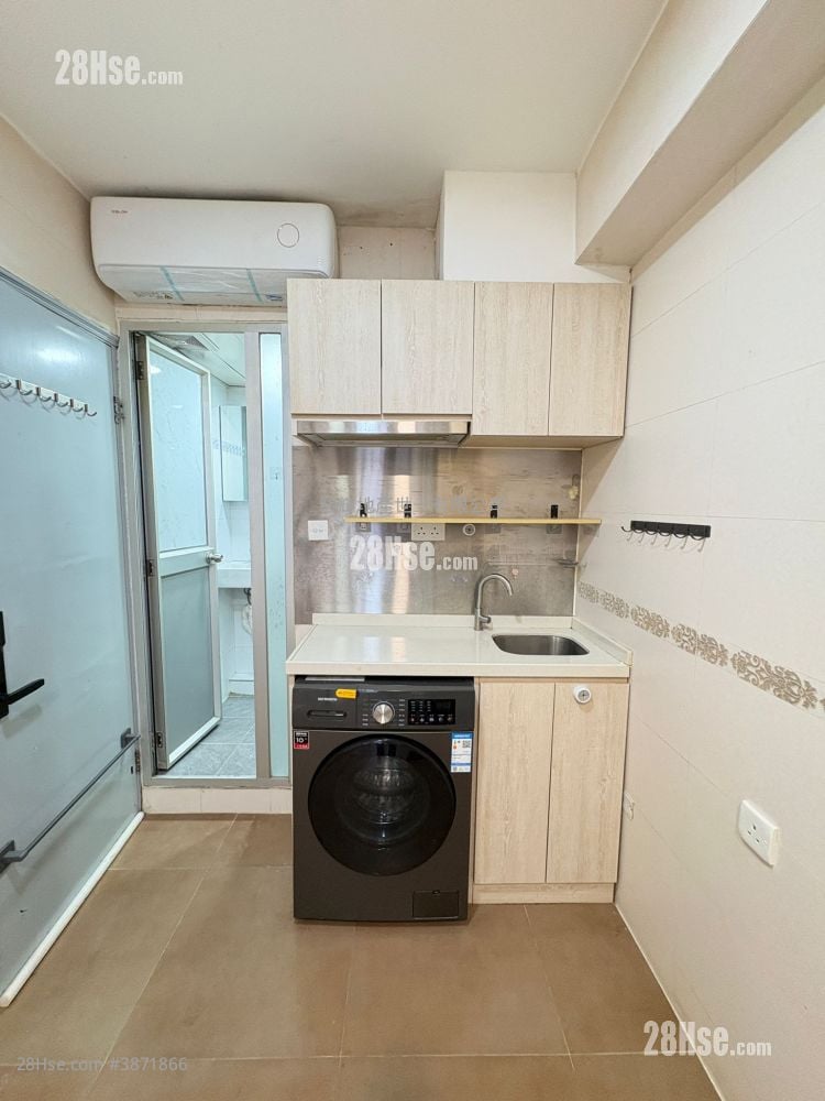 Pak Lok Building Rental 160 ft²