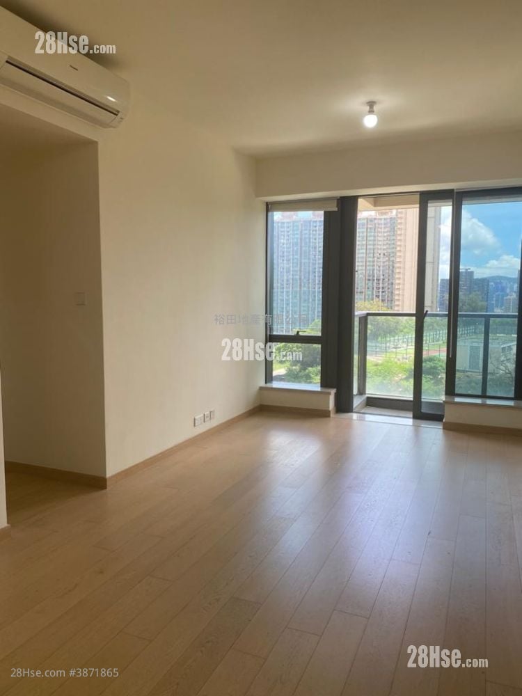Mantin Heights Rental 3 Bedrooms , 2 Bathrooms 865 ft²