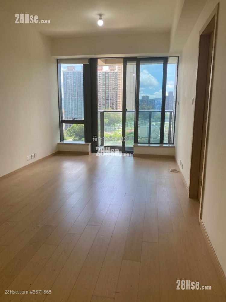 Mantin Heights Rental 3 Bedrooms , 2 Bathrooms 865 ft²