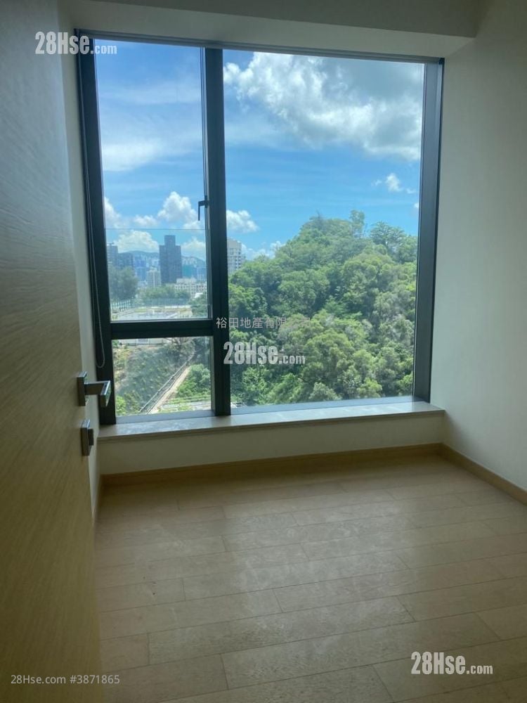 Mantin Heights Rental 3 Bedrooms , 2 Bathrooms 865 ft²