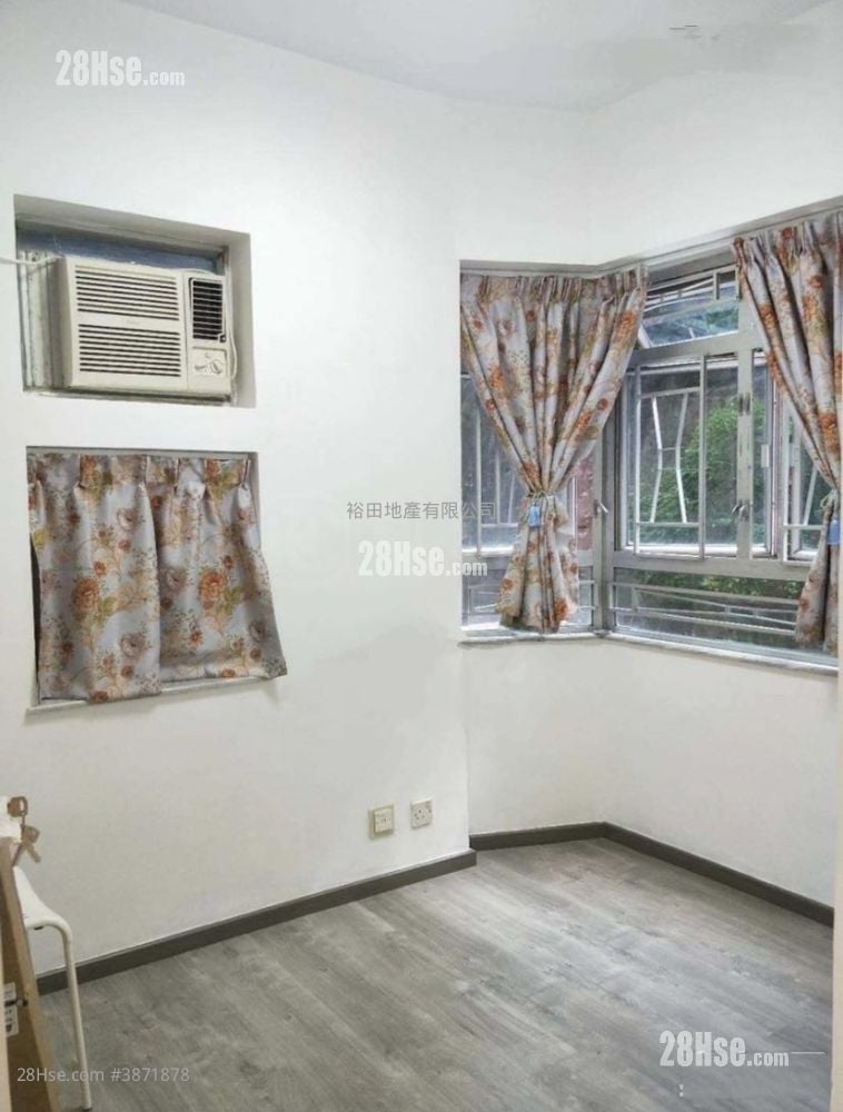 Jadeview Court Rental 2 Bedrooms , 1 Bathroom 325 ft²