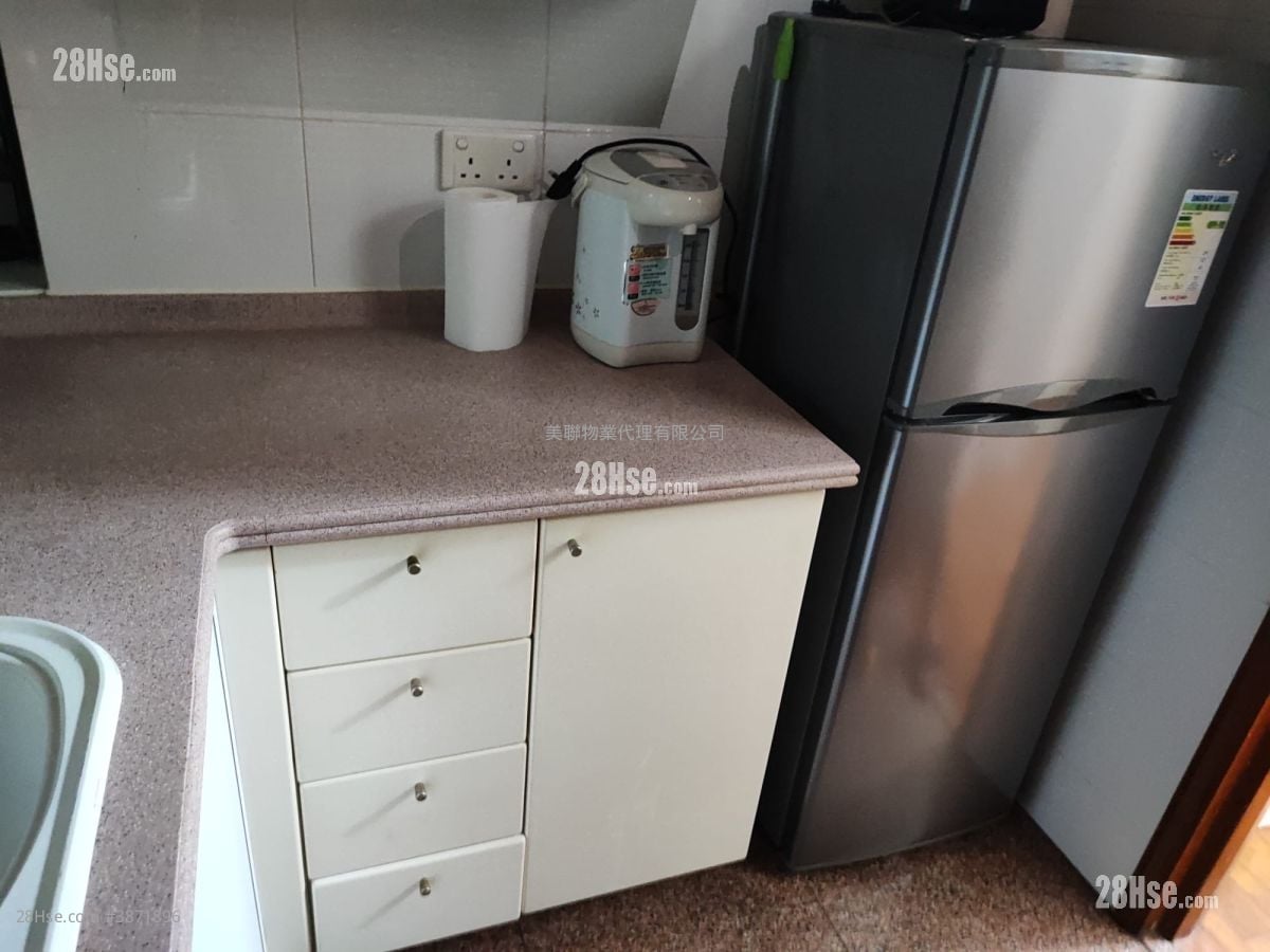 Metro City Rental 2 Bedrooms , 1 Bathroom 406 ft²