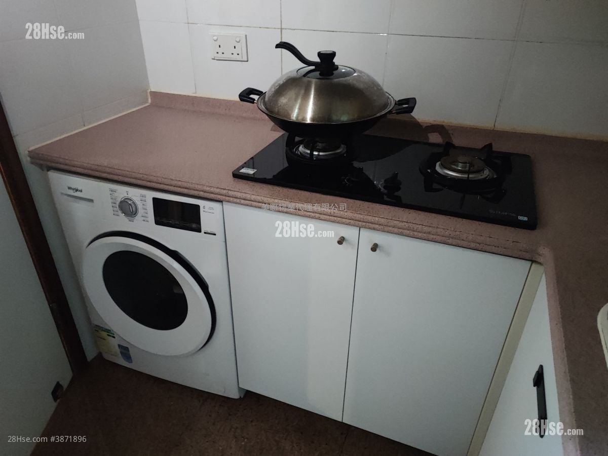 Metro City Rental 2 Bedrooms , 1 Bathroom 406 ft²