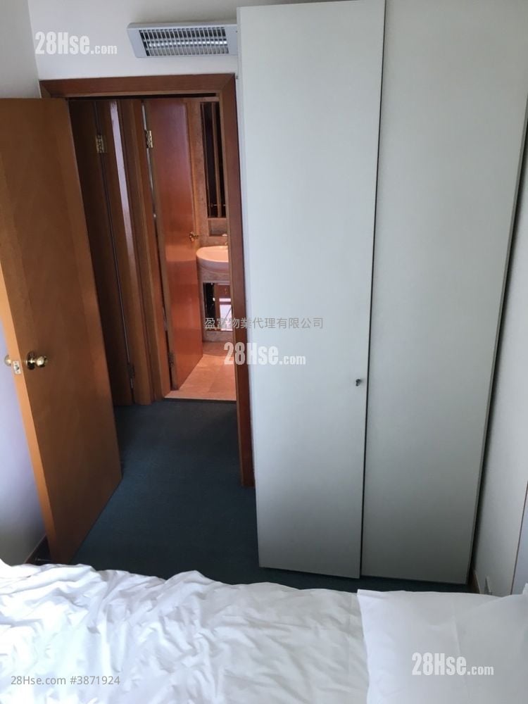 Manhattan Heights Rental 2 Bedrooms , 2 Bathrooms 699 ft²