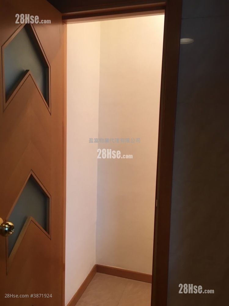 Manhattan Heights Rental 2 Bedrooms , 2 Bathrooms 699 ft²