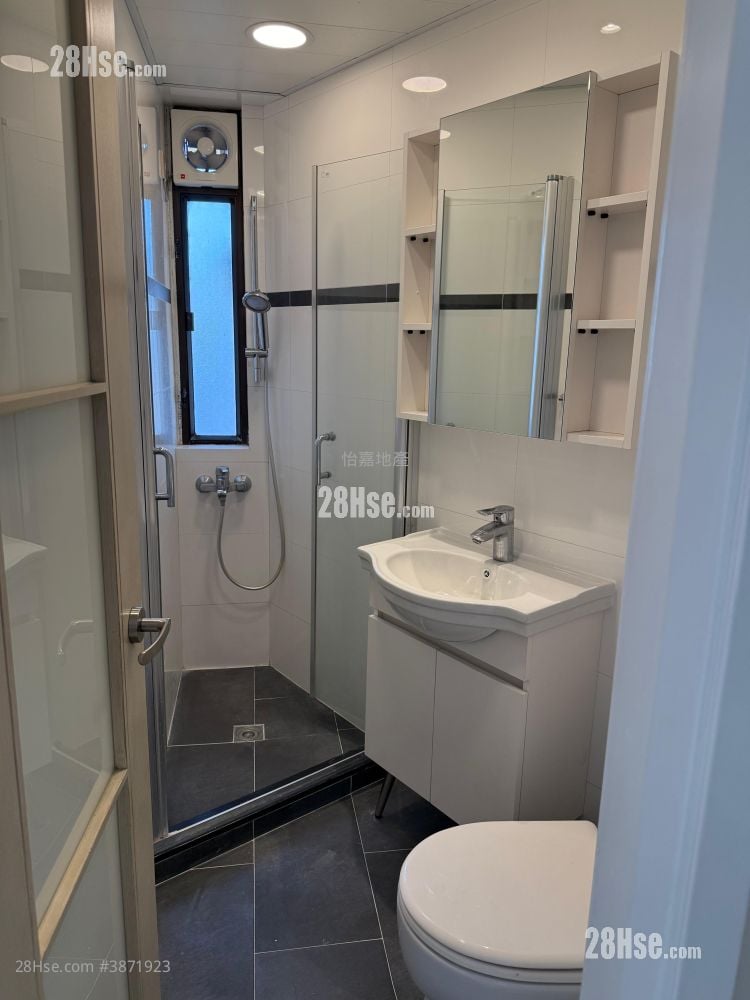 Seaview Garden Rental 3 Bedrooms , 2 Bathrooms 920 ft²