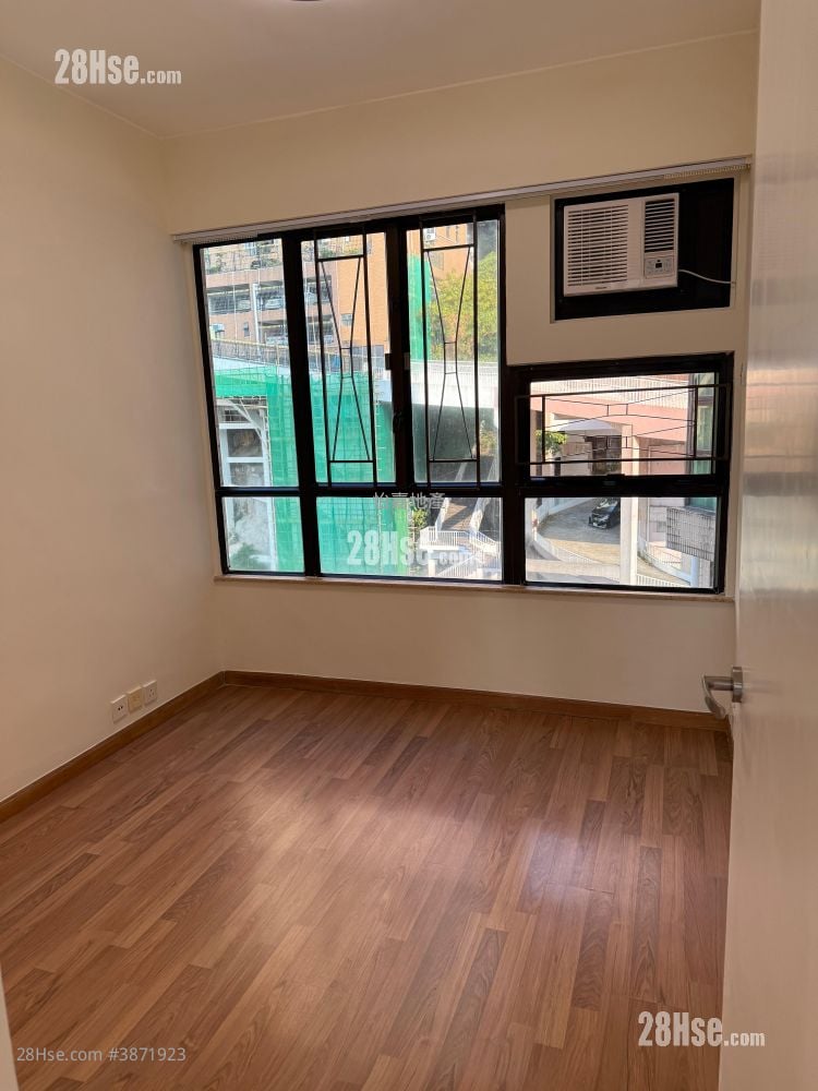 Seaview Garden Rental 3 Bedrooms , 2 Bathrooms 920 ft²