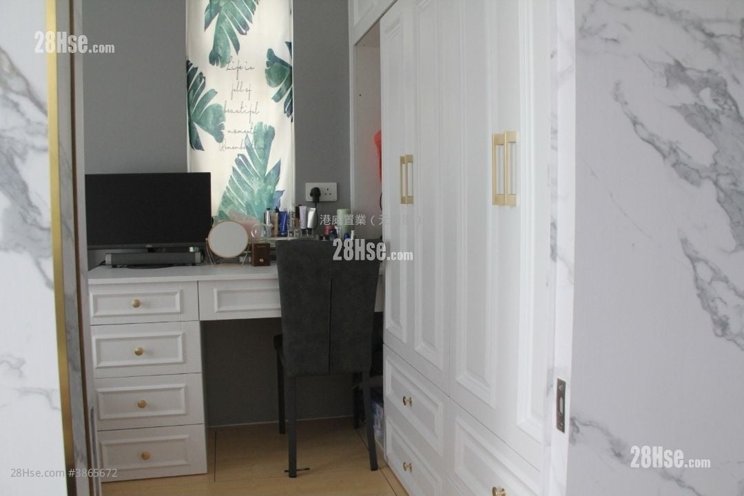 Kai Long Court Sell 2 Bedrooms 448 ft²