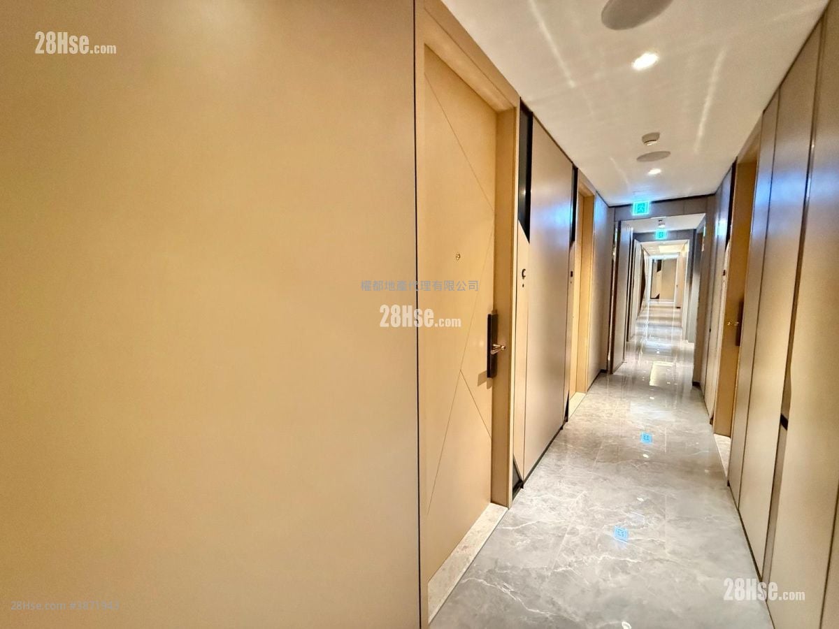 Twin Victoria Rental Studio , 1 Bathroom 250 ft²