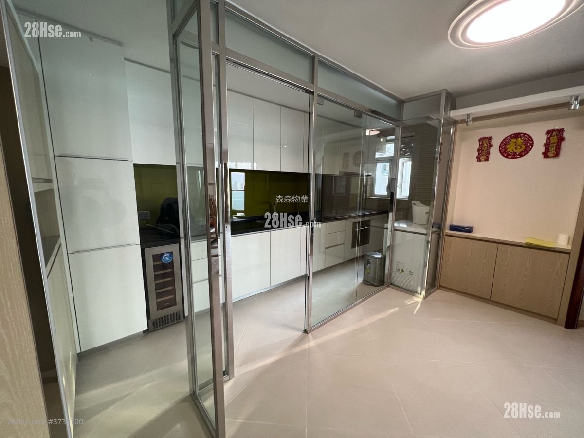 Taikoo Shing Rental 4 Bedrooms , 2 Bathrooms 1,015 ft²