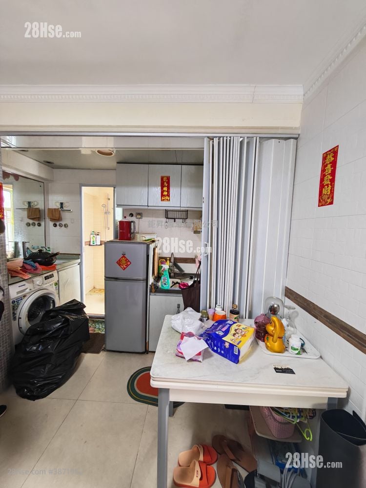 Fook Tin Building Rental 2 Bedrooms , 1 Bathroom 254 ft²