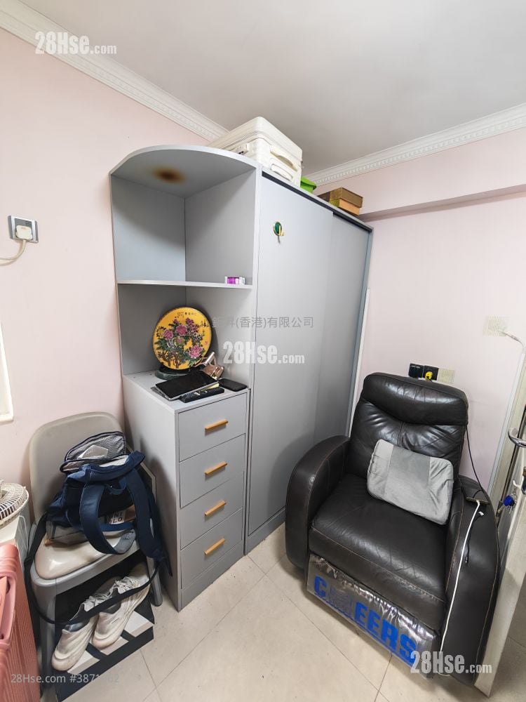 Fook Tin Building Rental 2 Bedrooms , 1 Bathroom 254 ft²