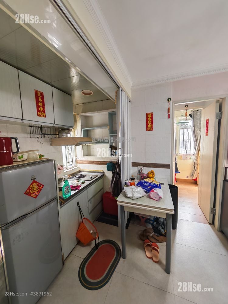 Fook Tin Building Rental 2 Bedrooms , 1 Bathroom 254 ft²