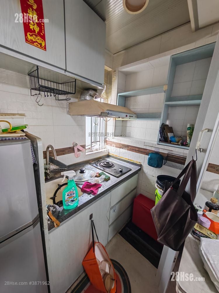 Fook Tin Building Rental 2 Bedrooms , 1 Bathroom 254 ft²