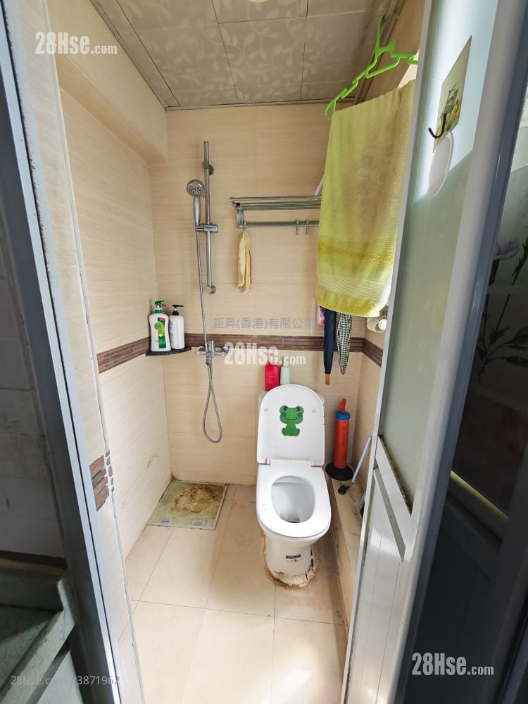 Fook Tin Building Rental 2 Bedrooms , 1 Bathroom 254 ft²