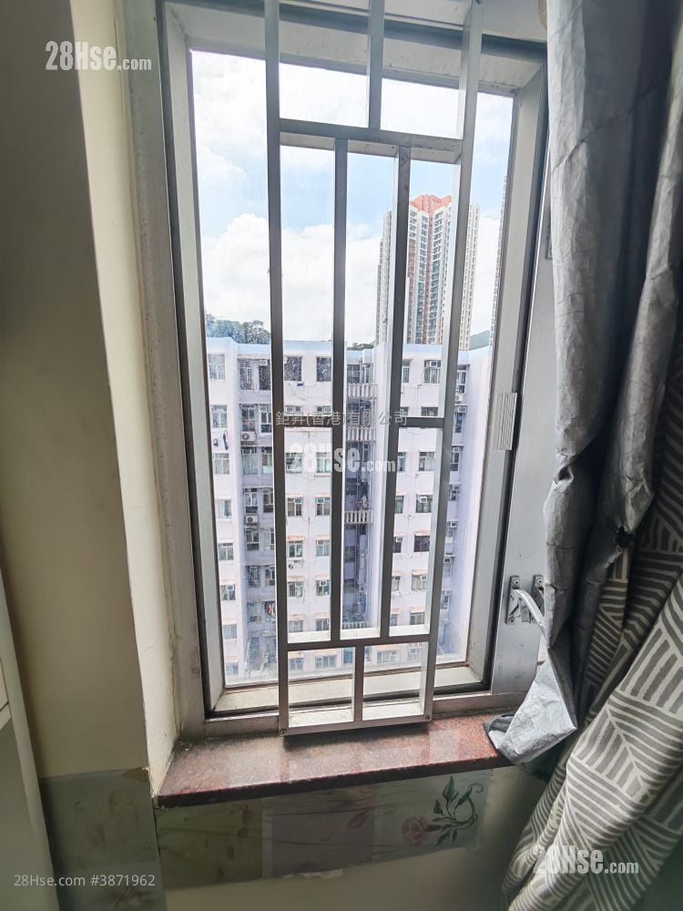 Fook Tin Building Rental 2 Bedrooms , 1 Bathroom 254 ft²