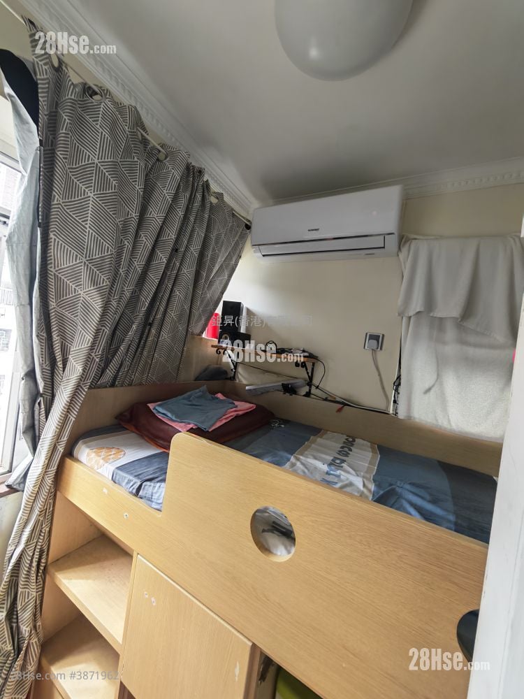 Fook Tin Building Rental 2 Bedrooms , 1 Bathroom 254 ft²