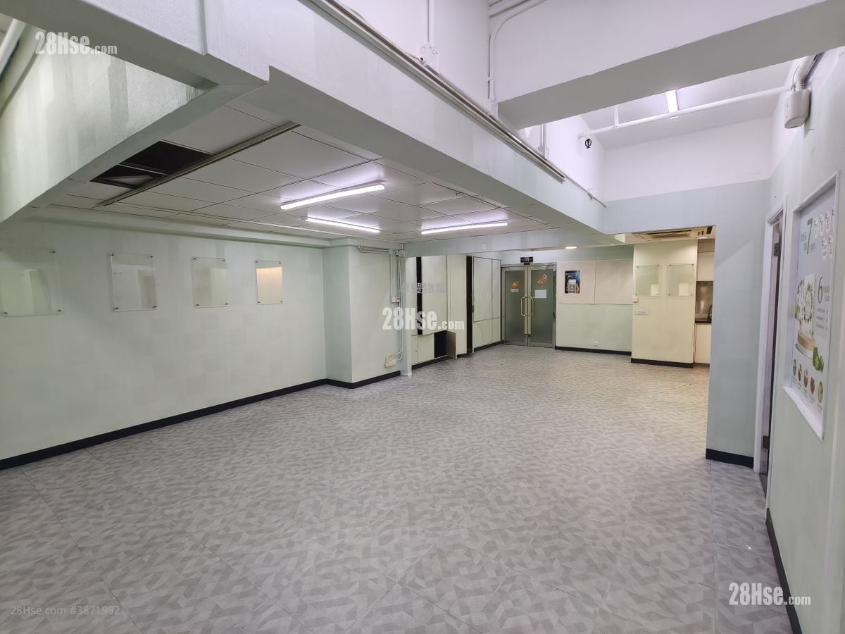 Hong Kong Industrial Centre Rental 4 Bedrooms , 2 Toilets 1,380 ft²