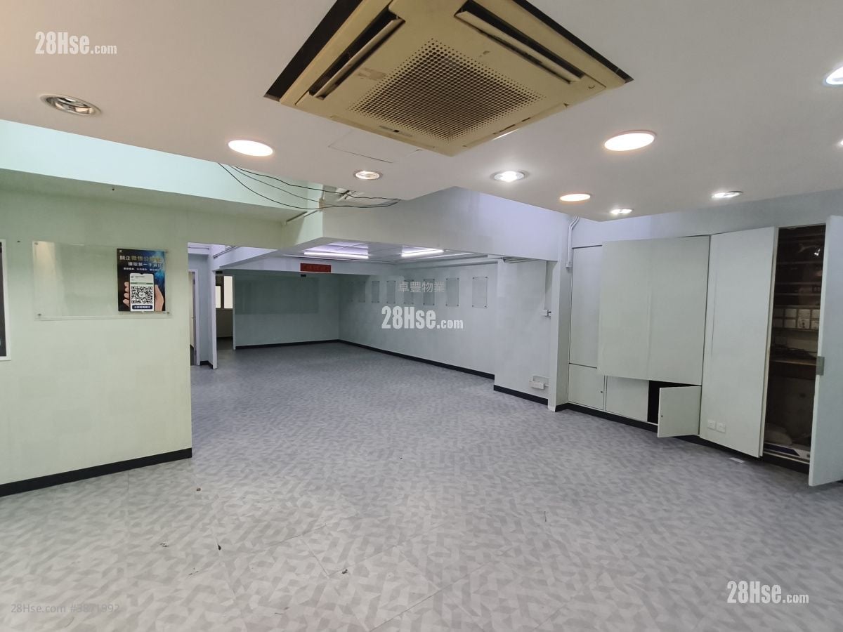 Hong Kong Industrial Centre Rental 4 Bedrooms , 2 Toilets 1,380 ft²