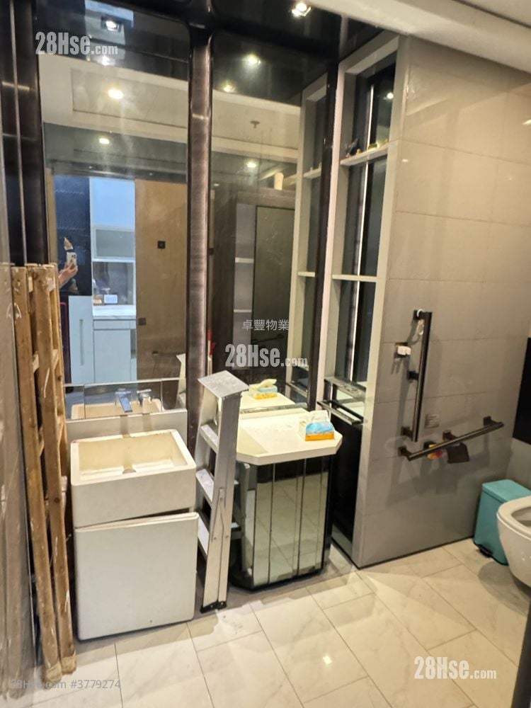 W668 Rental 2 Bedrooms , 2 Toilets 1,000 ft²