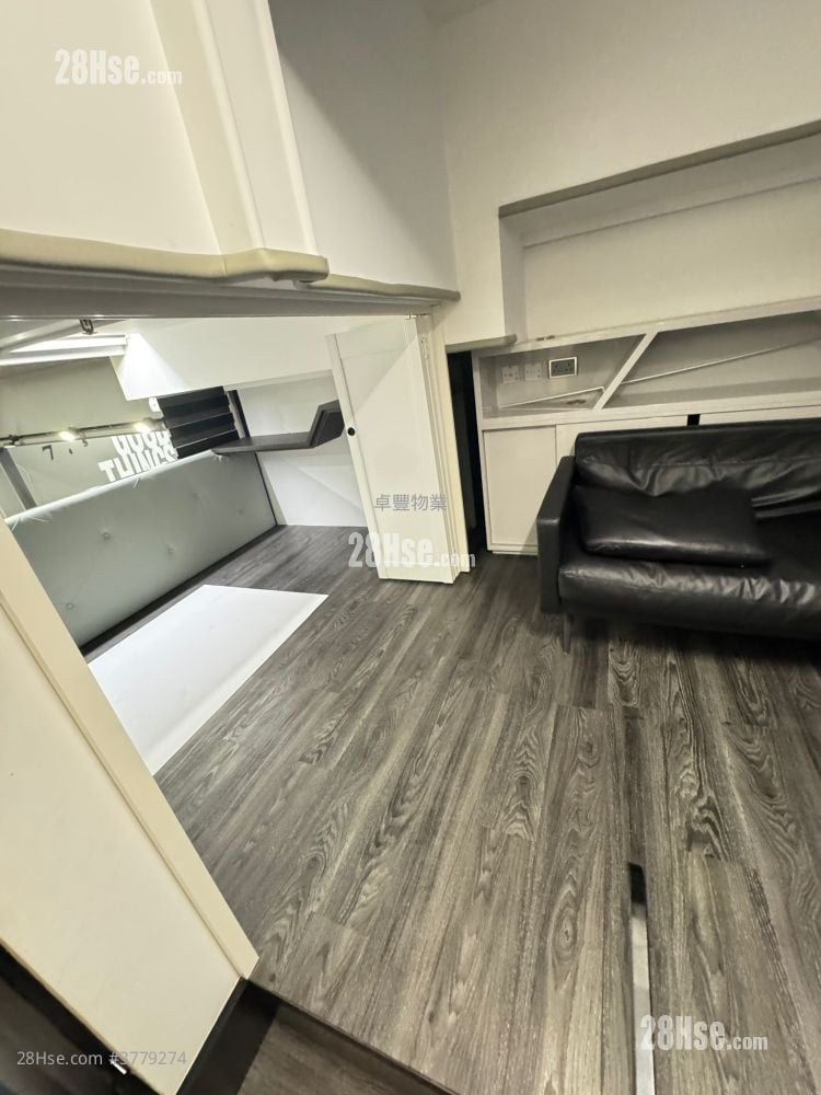 W668 Rental 2 Bedrooms , 2 Toilets 1,000 ft²