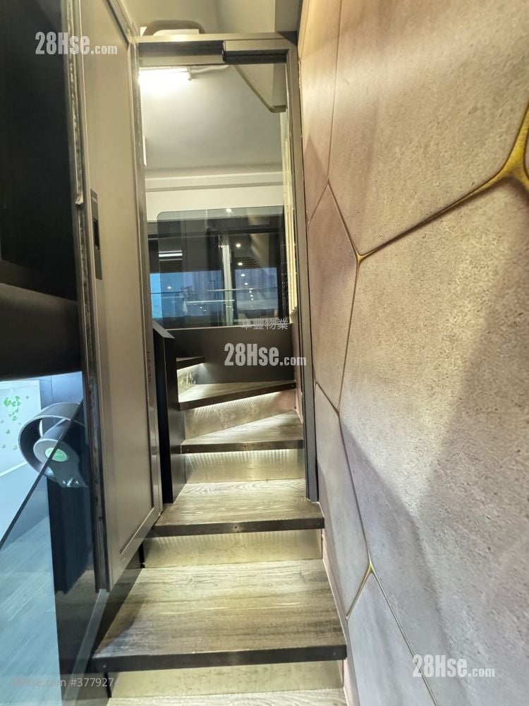 W668 Rental 2 Bedrooms , 2 Toilets 1,000 ft²