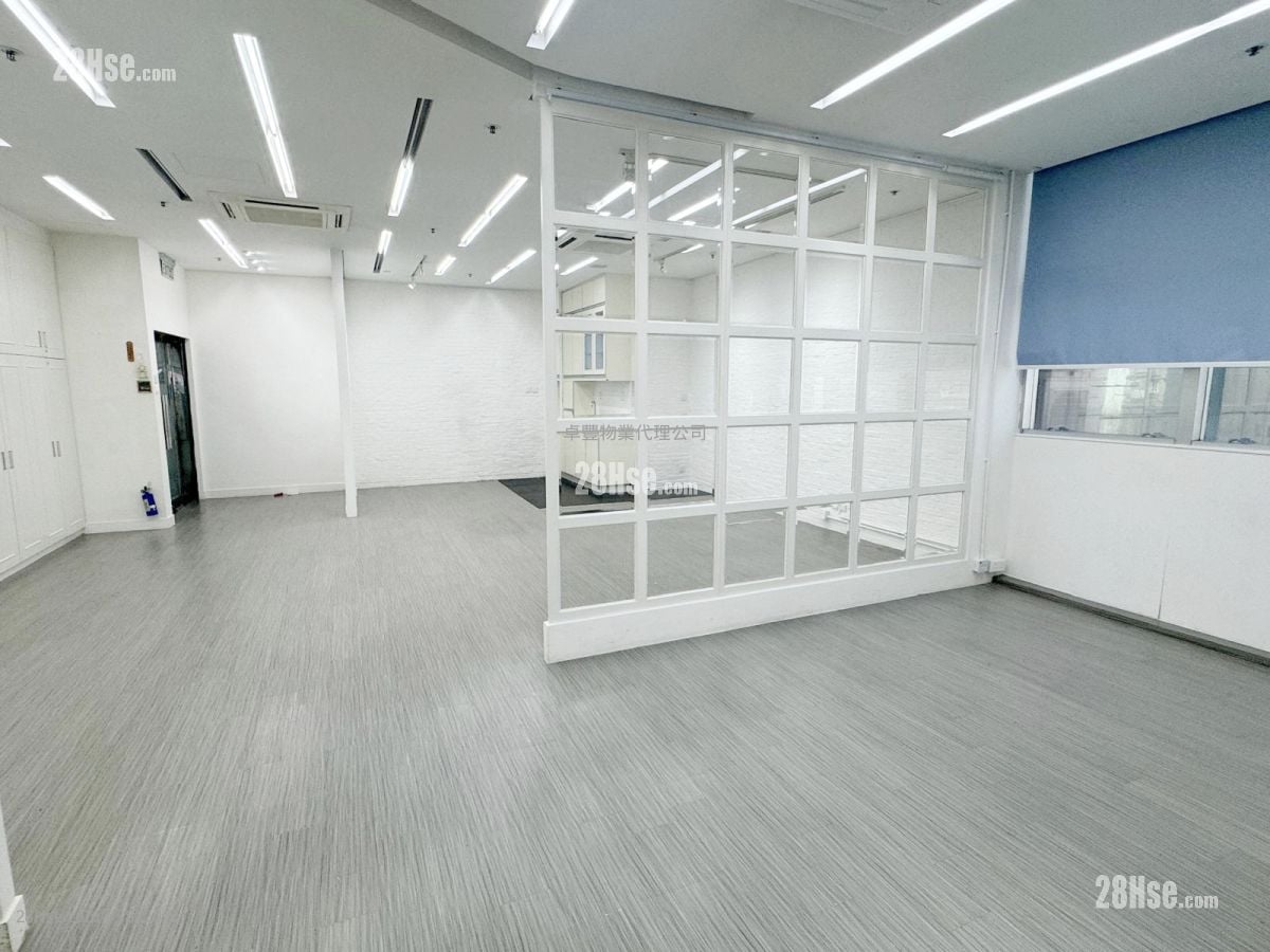 Charm Centre Rental 2 Bedrooms 1,150 ft²
