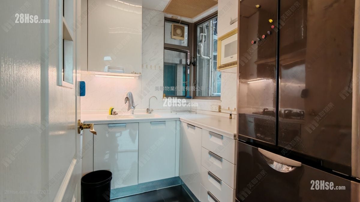 Grand Excelsior Rental 676 ft²