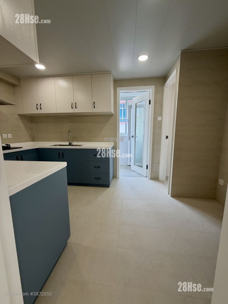 Bonavista Building Sell 3 Bedrooms , 3 Bathrooms 1,173 ft²