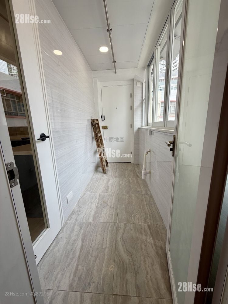 Bonavista Building Sell 3 Bedrooms , 3 Bathrooms 1,173 ft²