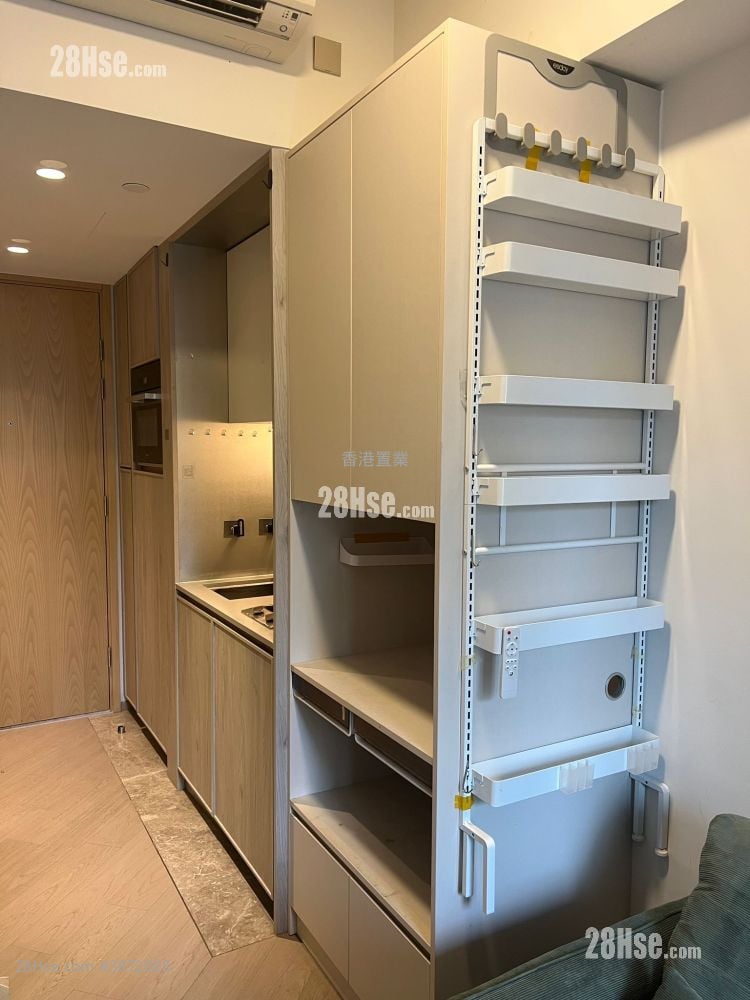 Vau Residence Rental 210 ft²
