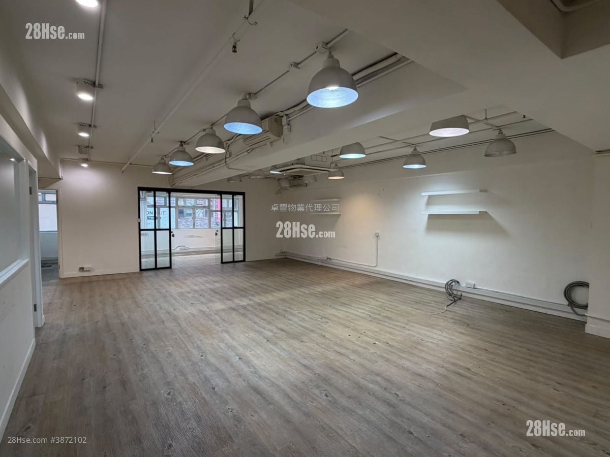 Elite Industrial Centre Rental 4 Bedrooms , 2 Toilets 1,447 ft²