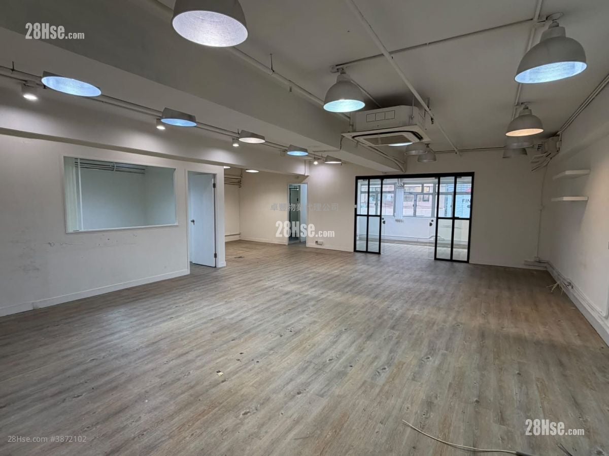 Elite Industrial Centre Rental 4 Bedrooms , 2 Toilets 1,447 ft²