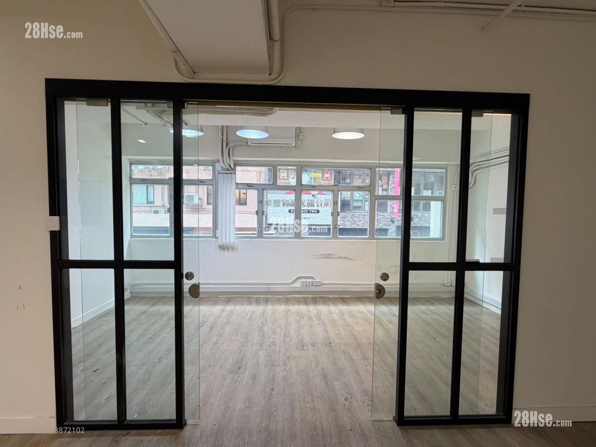 Elite Industrial Centre Rental 4 Bedrooms , 2 Toilets 1,447 ft²