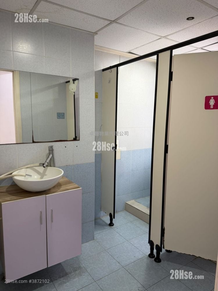 Elite Industrial Centre Rental 4 Bedrooms , 2 Toilets 1,447 ft²