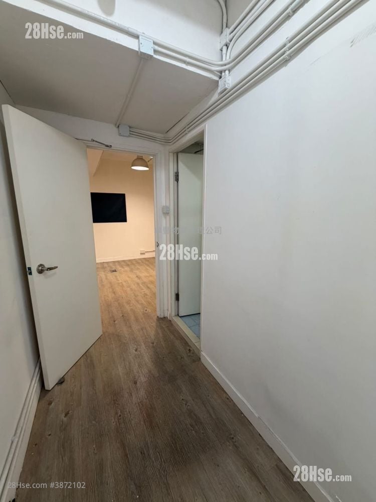Elite Industrial Centre Rental 4 Bedrooms , 2 Toilets 1,447 ft²