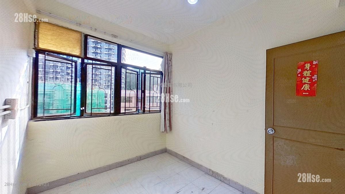 bedroom 2: Ka Wui Building Sell 2 Bedrooms , 1 Bathroom 417 ft²