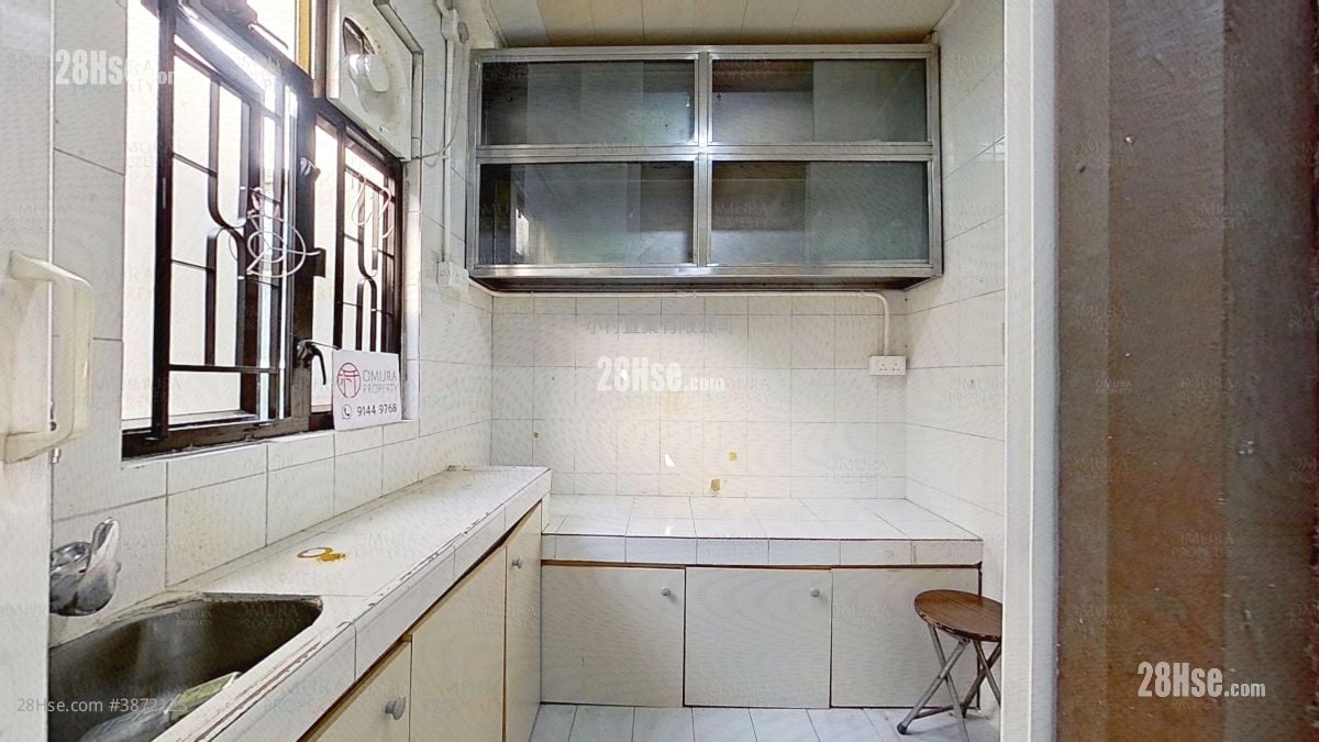 kitchen: Ka Wui Building Sell 2 Bedrooms , 1 Bathroom 417 ft²