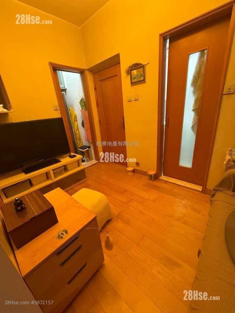Po Fuk Building Sell 1 Bedroom 242 ft²