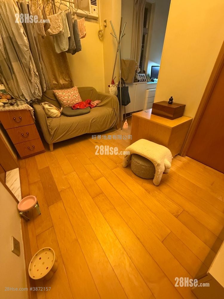 Po Fuk Building Sell 1 Bedroom 242 ft²
