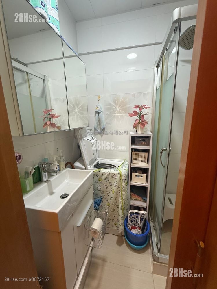 Po Fuk Building Sell 1 Bedroom 242 ft²