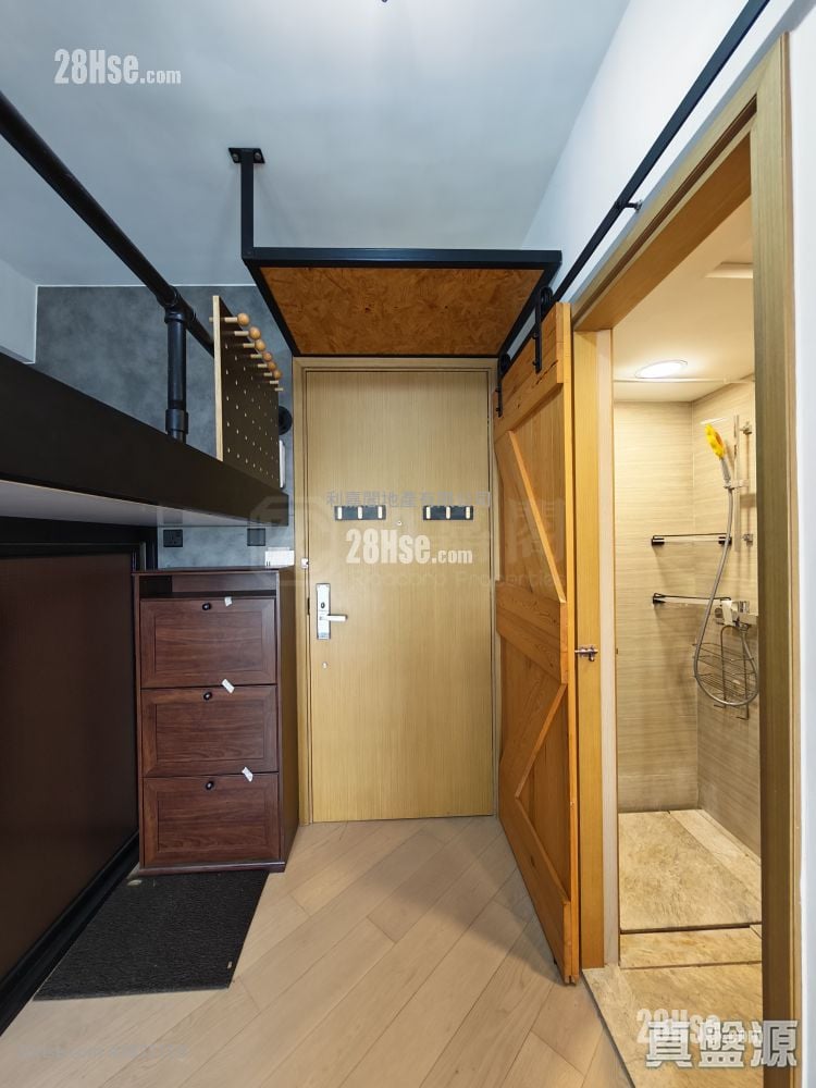 Park Signature Sell Studio , 1 Bathroom 272 ft²