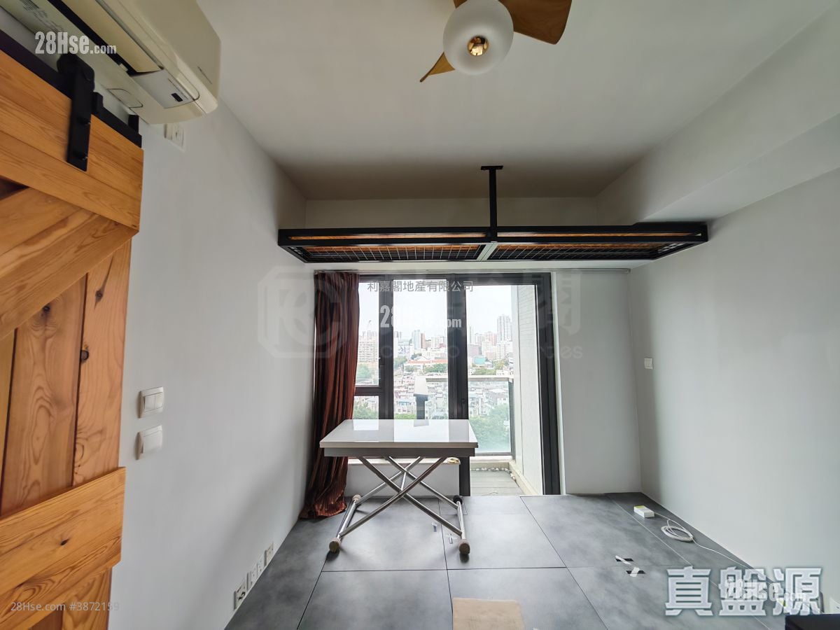 Park Signature Sell Studio , 1 Bathroom 272 ft²