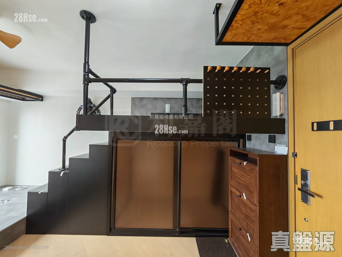 Park Signature Sell Studio , 1 Bathroom 272 ft²