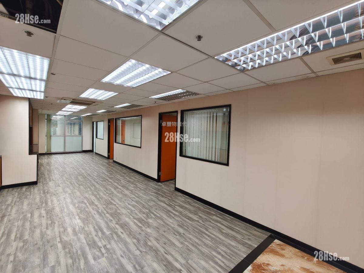 Charm Centre Rental 4 Bedrooms 1,133 ft²
