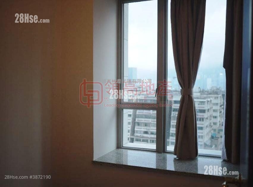 The Coronation Rental 3 Bedrooms , 2 Bathrooms 990 ft²