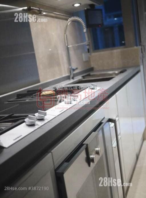 The Coronation Rental 3 Bedrooms , 2 Bathrooms 990 ft²
