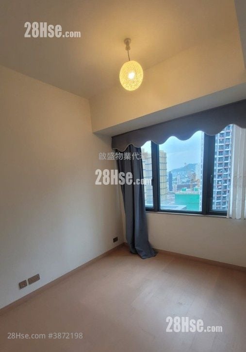 K. Summit Rental 2 Bedrooms , 1 Bathroom 459 ft²