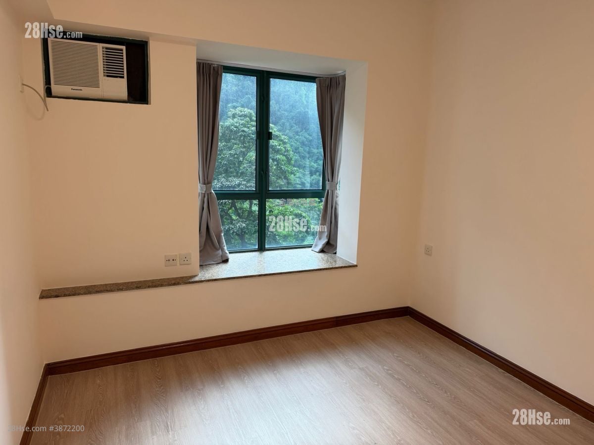 Hillsborough Court Rental 2 Bedrooms , 2 Bathrooms 657 ft²